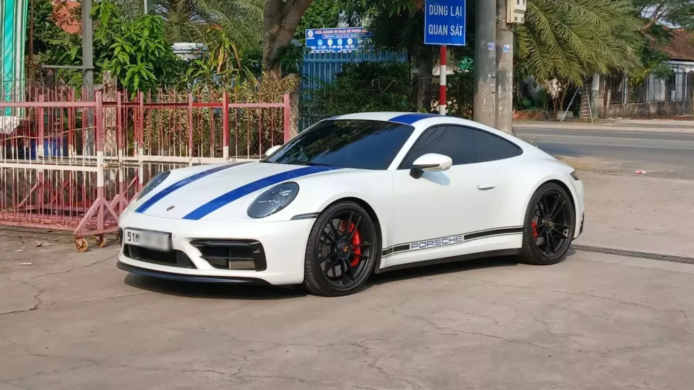Bắt gặp xe thể thao Porsche 911 4 GTS h&agrave;ng hiếm tại Việt Nam- Ảnh 1.