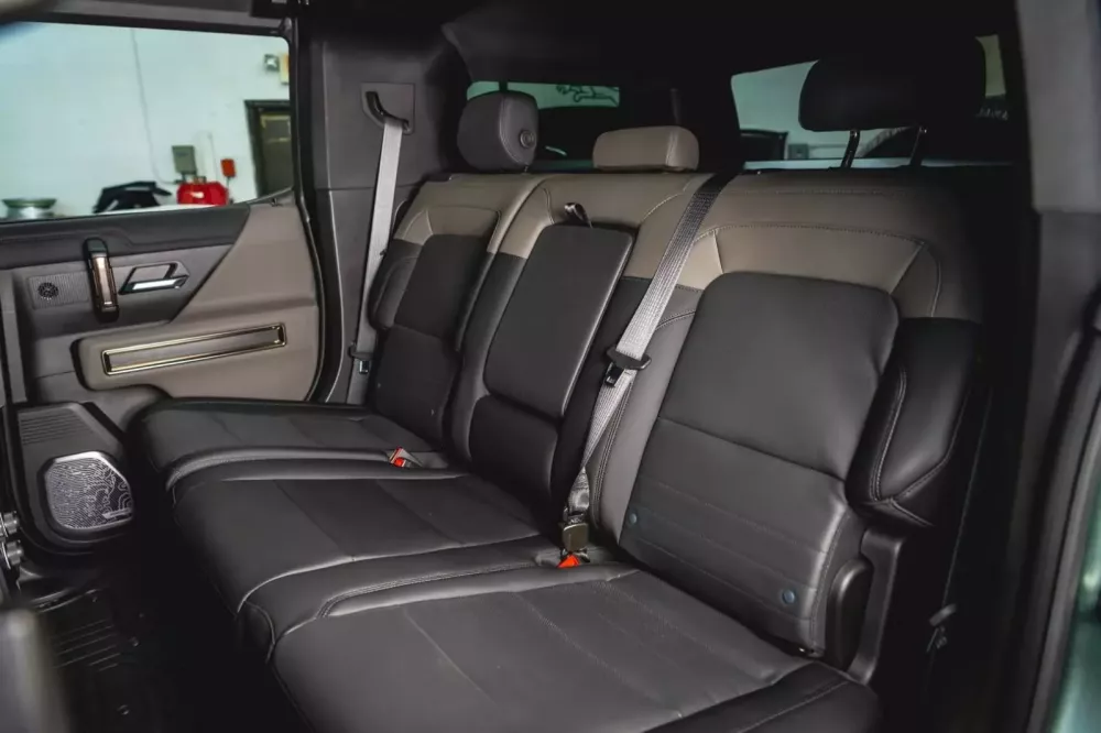 Qua rồi thời kỳ gi&aacute; bị thổi tăng v&egrave;o v&egrave;o, SUV điện Hummer giờ đ&acirc;y c&oacute; gi&aacute; kh&aacute; dễ chịu- Ảnh 9.