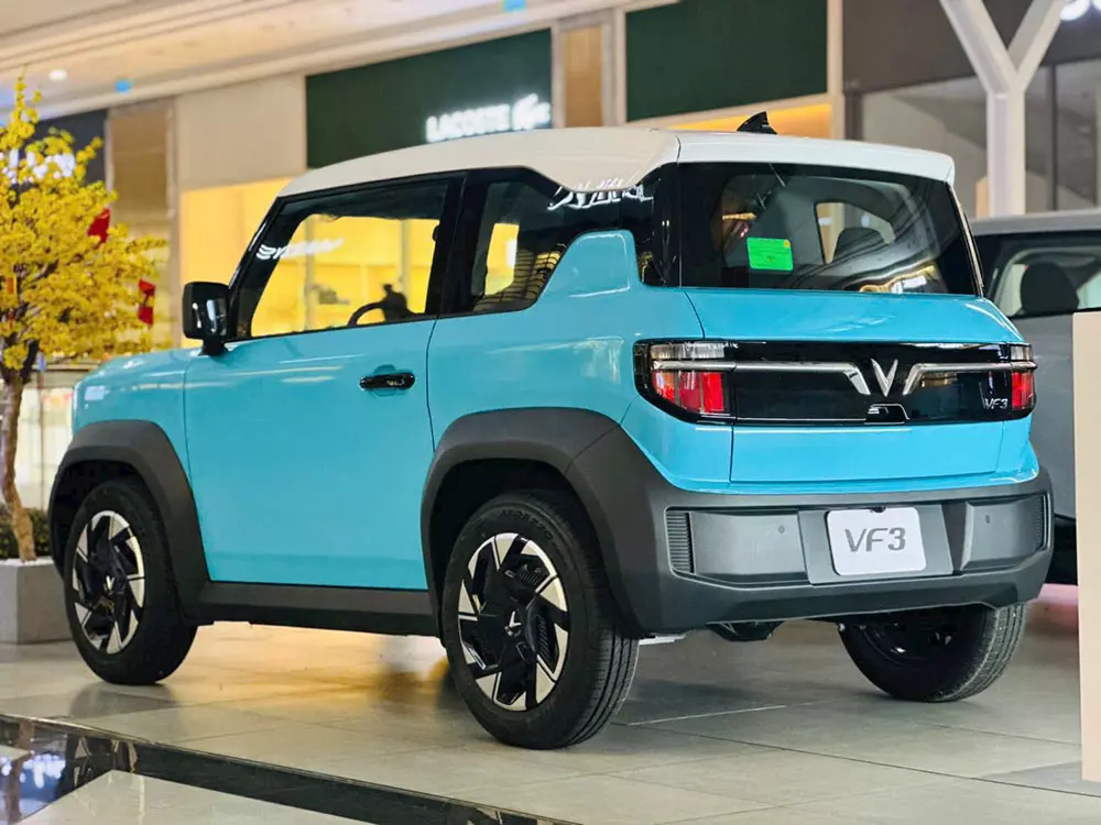 Cận cảnh VinFast VF3 Plus 2026 tại đại l&yacute;, trang bị "xịn s&ograve;" hơn, gi&aacute; ưu đ&atilde;i chưa đến 300 triệu đồng - Ảnh 2.