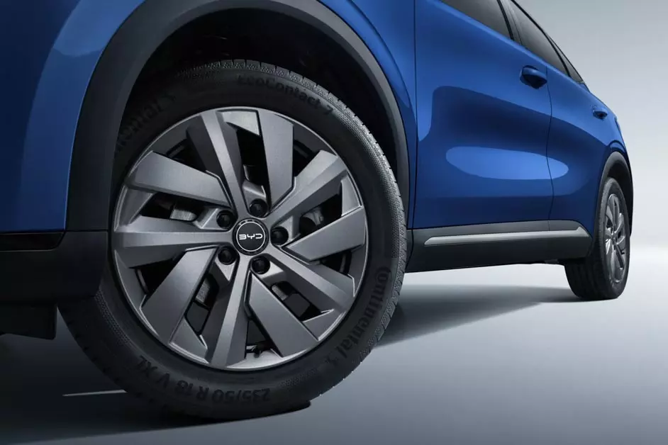 BYD Atto 3 Evo ra mắt với hệ dẫn động 4 bánh và sạc nhanh hơn - Ảnh 5. BYD Atto 3 Evo ra mắt với hệ dẫn động 4 bánh và sạc nhanh hơn - Ảnh 5.