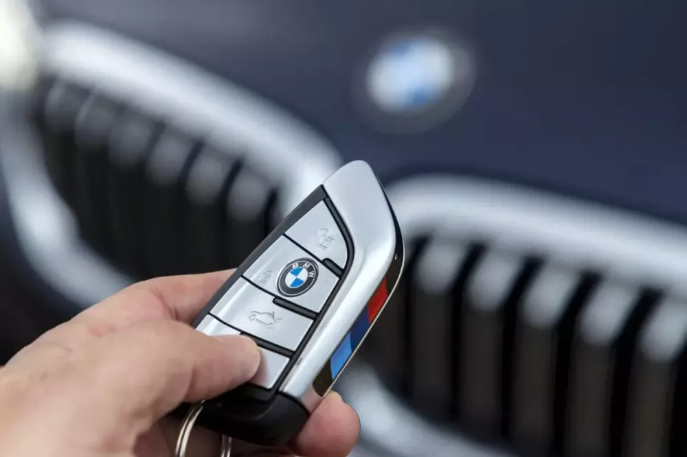Chủ xe BMW chăm chỉ vệ sinh ch&igrave;a kh&oacute;a &ocirc; t&ocirc; nhất trong số c&aacute;c h&atilde;ng