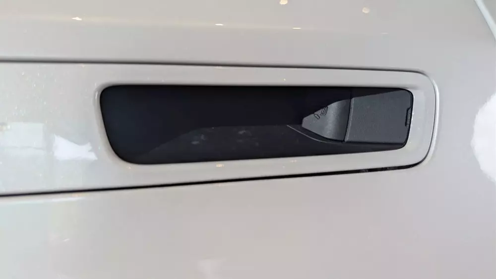 Tay nắm cửa chính bên ngoài của Toyota Highlander 2026 Tay nắm cửa chính bên ngoài của Toyota Highlander 2026