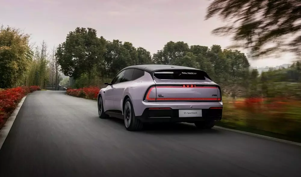 AUDI E5 Sportback - mẫu xe từng được 10.000 khách đặt cọc sau 30 phút mở bán - giảm giá mạnh vì "ế" - Ảnh 2. AUDI E5 Sportback - mẫu xe từng được 10.000 khách đặt cọc sau 30 phút mở bán - giảm giá mạnh vì "ế" - Ảnh 2.
