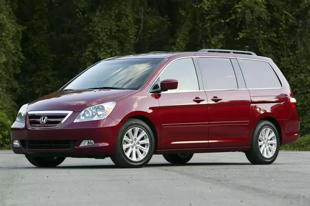 Vì sao siêu xe Bugatti Veyron và "xế cỏ" Honda Odyssey từng sử dụng cùng một hệ thống lốp Michelin? - Ảnh 2. Vì sao siêu xe Bugatti Veyron và "xế cỏ" Honda Odyssey từng sử dụng cùng một hệ thống lốp Michelin? - Ảnh 2.