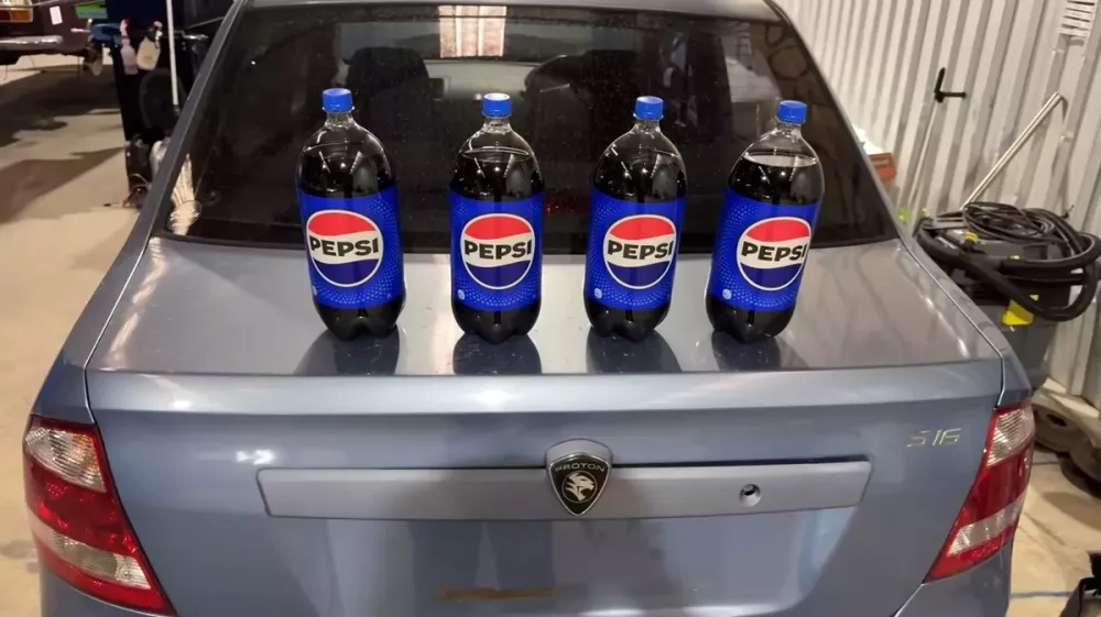 Điều gì sẽ xảy ra nếu bạn dùng Pepsi thay cho nước làm mát động cơ? - Ảnh 1. Điều gì sẽ xảy ra nếu bạn dùng Pepsi thay cho nước làm mát động cơ? - Ảnh 1.