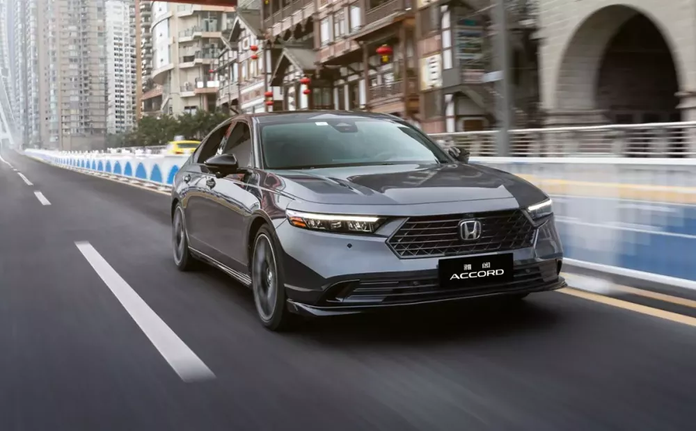 Honda Accord giảm gi&aacute; đến 350 triệu đồng v&igrave; kh&aacute;ch h&agrave;ng trung ni&ecirc;n kh&ocirc;ng c&ograve;n mặn m&agrave; - Ảnh 1.