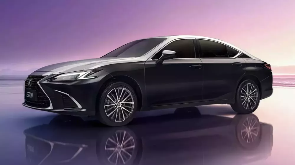 Lexus ES đời cũ được bổ sung diện mạo như xe siêu sang Maybach và Rolls-Royce - Ảnh 1. Lexus ES đời cũ được bổ sung diện mạo như xe siêu sang Maybach và Rolls-Royce - Ảnh 1.