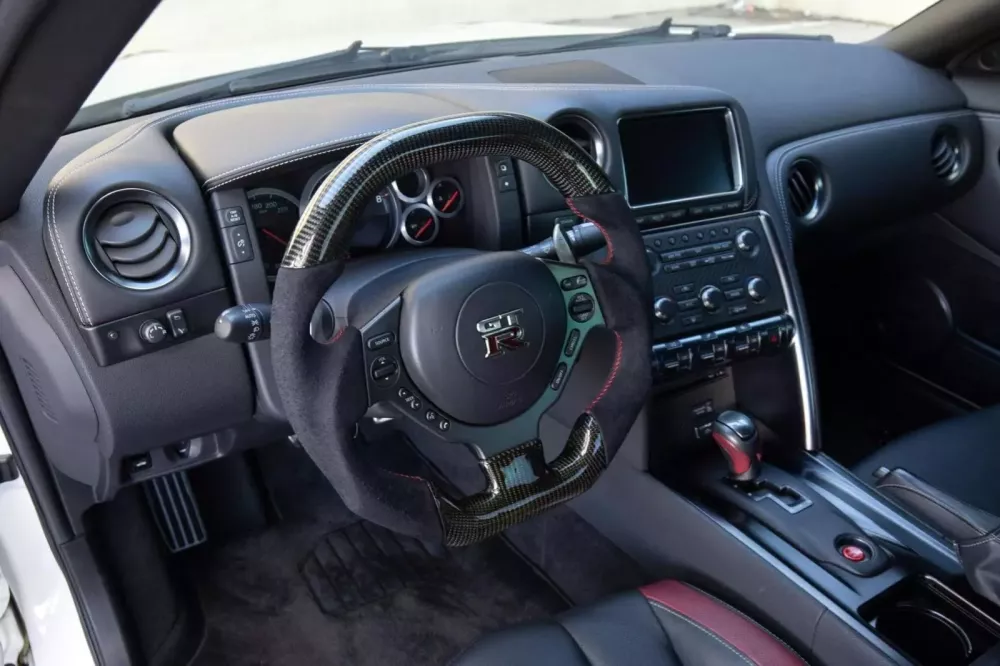 Mặc d&ugrave; đ&atilde; ngừng sản xuất v&agrave; bị khai tử nhưng chiếc Nissan GT-R thế hệ R35 n&agrave;y vẫn...- Ảnh 3.