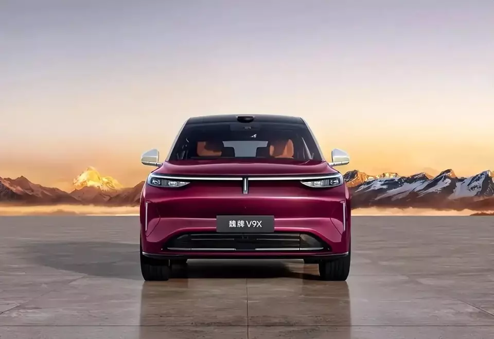 Chủ tịch h&atilde;ng mẹ của Haval xin lỗi sau khi bị tố đạo &yacute; tưởng từ &aacute;p ph&iacute;ch quảng c&aacute;o của Range Rover Sport - Ảnh 4.