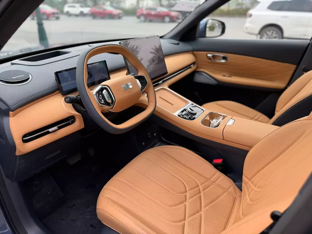 Geely EX5 chạy 130 km mà không tốn xăng đã có mặt tại đại lý Việt, giá từ 840 triệu đồng - Ảnh 3. Geely EX5 chạy 130 km mà không tốn xăng đã có mặt tại đại lý Việt, giá từ 840 triệu đồng - Ảnh 3.