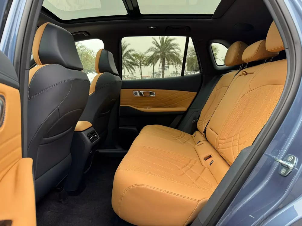 Geely EX5 chạy 130 km mà không tốn xăng đã có mặt tại đại lý Việt, giá từ 840 triệu đồng - Ảnh 4. Geely EX5 chạy 130 km mà không tốn xăng đã có mặt tại đại lý Việt, giá từ 840 triệu đồng - Ảnh 4.