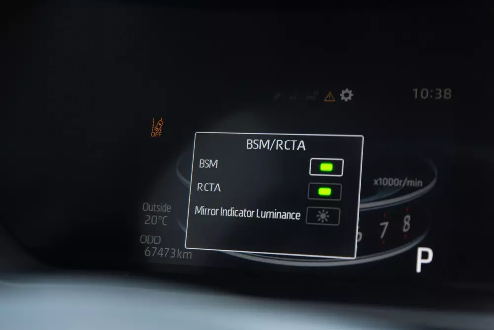 Toyota Veloz Cross: Tiếp nối gi&aacute; trị bền bỉ, mở ra trải nghiệm đa dụng cho thế hệ mới - Ảnh 5.