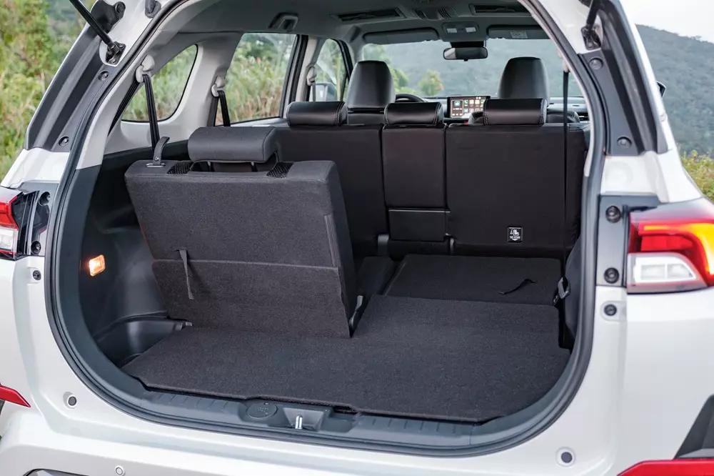 Toyota Veloz Cross: Tiếp nối gi&aacute; trị bền bỉ, mở ra trải nghiệm đa dụng cho thế hệ mới - Ảnh 3.