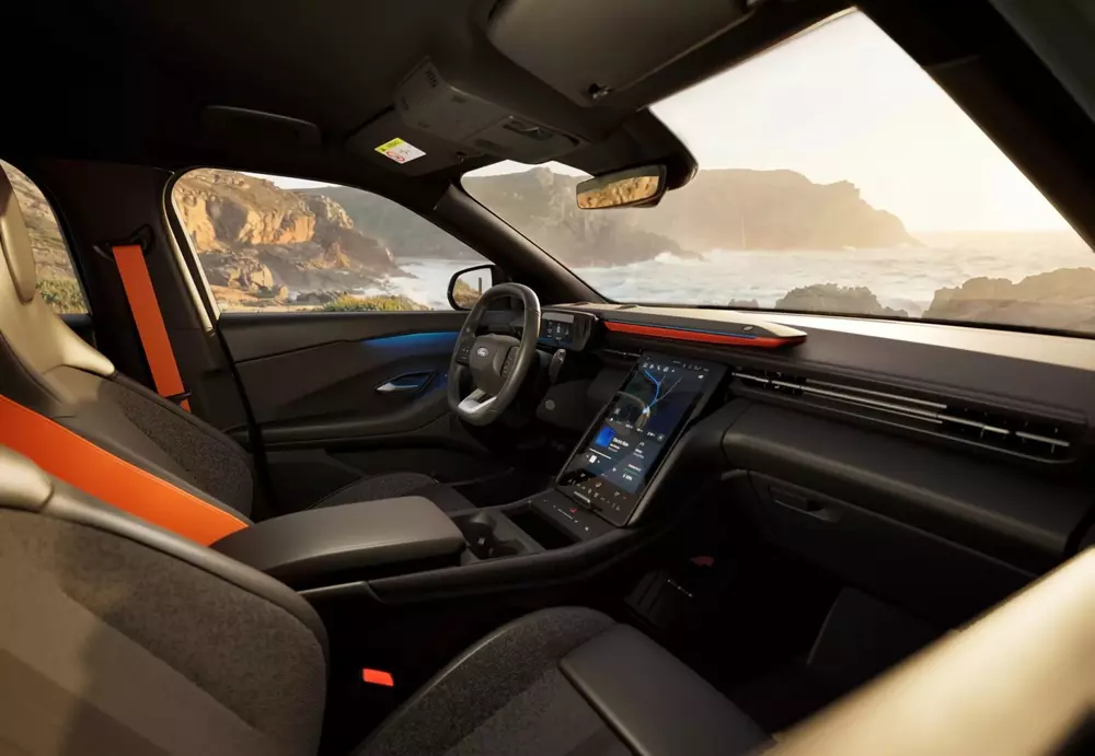 Ford Explorer EV 2026 tr&igrave;nh l&agrave;ng, đ&atilde; khắc phục 2 điểm yếu lớn ban đầu - Ảnh 5.