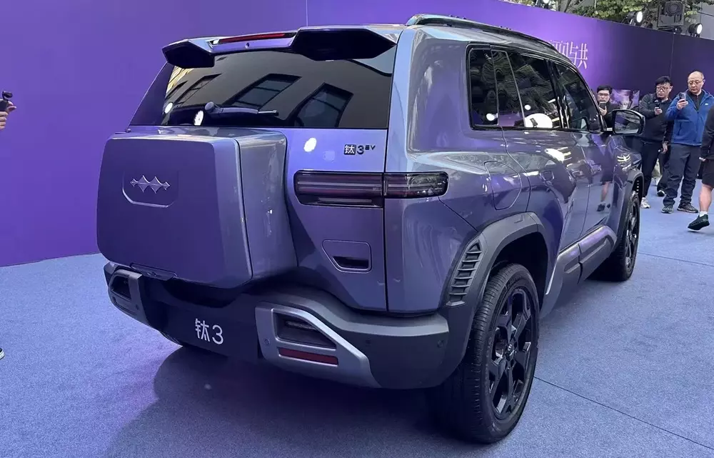 Mẫu SUV cỡ C của BYD có thể bán ở Việt Nam ra mắt phiên bản sạc siêu nhanh, giá chưa đến 600 triệu - Ảnh 4. Mẫu SUV cỡ C của BYD có thể bán ở Việt Nam ra mắt phiên bản sạc siêu nhanh, giá chưa đến 600 triệu - Ảnh 4.