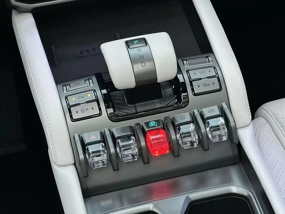 Mẫu SUV cỡ C của BYD có thể bán ở Việt Nam ra mắt phiên bản sạc siêu nhanh, giá chưa đến 600 triệu - Ảnh 7. Mẫu SUV cỡ C của BYD có thể bán ở Việt Nam ra mắt phiên bản sạc siêu nhanh, giá chưa đến 600 triệu - Ảnh 7.