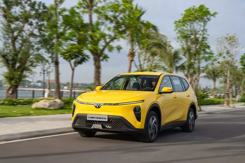 Top 10 ô tô bán chạy nhất Việt Nam tháng 2/2026: Toyota Hilux góp mặt, xe Mitsubishi "mất hút" - Ảnh 2. Top 10 ô tô bán chạy nhất Việt Nam tháng 2/2026: Toyota Hilux góp mặt, xe Mitsubishi "mất hút" - Ảnh 2.