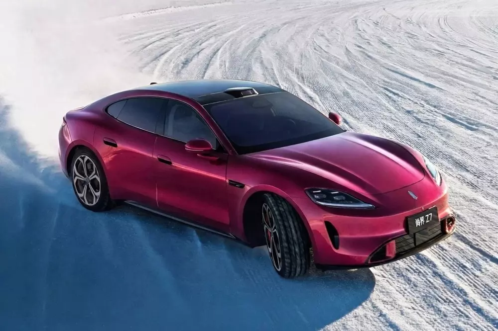 Saic Z7 - xe điện mới với thiết kế "copy paste" từ đối thủ trực tiếp Xiaomi SU7 - rục rịch được mở b&aacute;n - Ảnh 3.