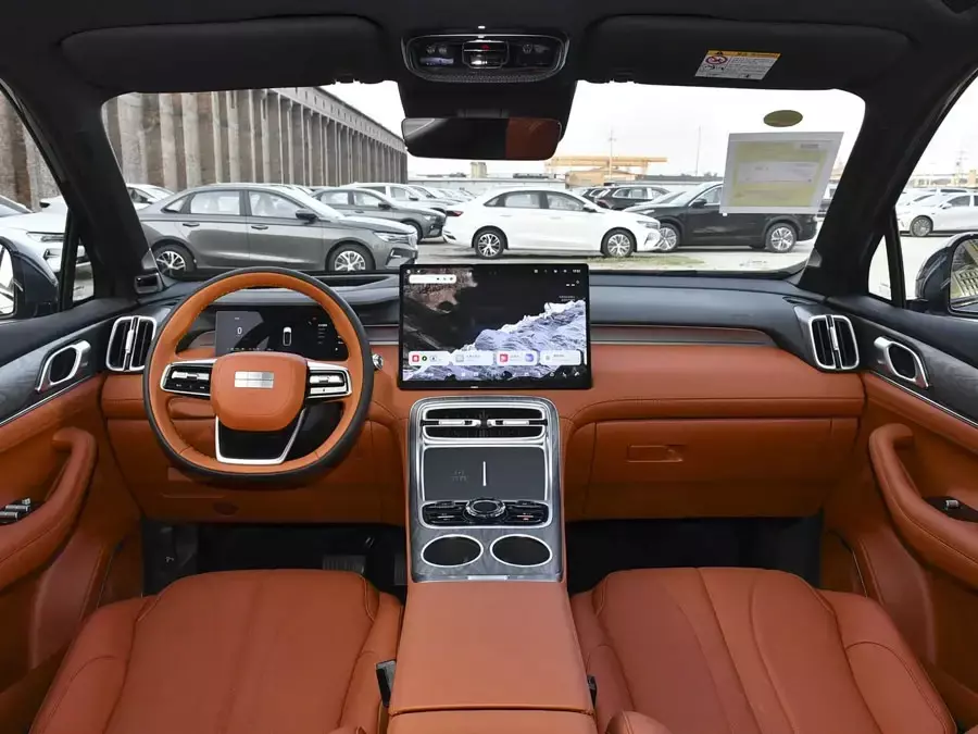 Geely ra mắt SUV cỡ trung mới, chỉ ti&ecirc;u thụ 3,35 l&iacute;t xăng/100 km - Ảnh 3.