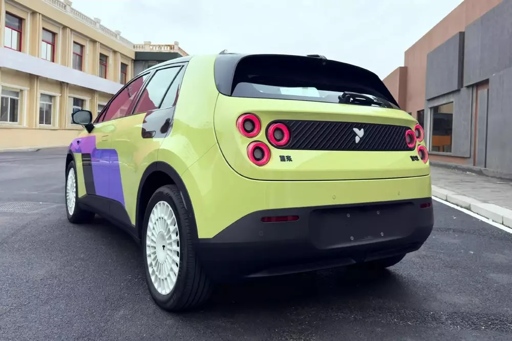 V&eacute;n m&agrave;n phi&ecirc;n bản đặc biệt của &ocirc; t&ocirc; điện gi&aacute; rẻ Nio Firefly với nắp ca-p&ocirc; mở bằng c&aacute;ch g&otilde; tay - Ảnh 8.