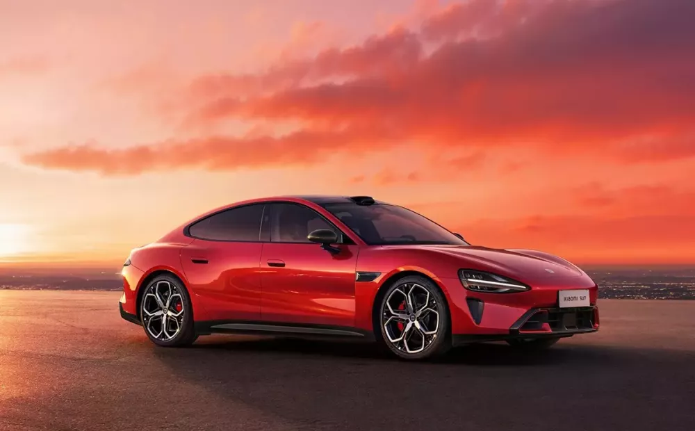 Xiaomi SU7 2026 ra mắt trang bị "xịn s&ograve;" ngay từ bản ti&ecirc;u chuẩn, phạm vi di chuyển d&agrave;i hơn, sạc nhanh hơn - Ảnh 1.