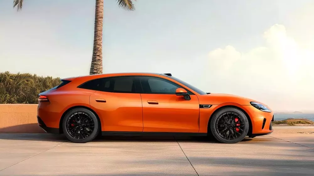 Sau Range Rover, đến lượt Porsche Taycan trở th&agrave;nh khu&ocirc;n mẫu để "đ&uacute;c" &ocirc; t&ocirc; điện Trung Quốc - Ảnh 3.