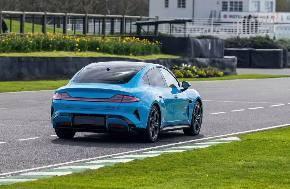 Xiaomi SU7 2026 b&aacute;n ra 15.000 xe chỉ trong 34 ph&uacute;t - Ảnh 2.