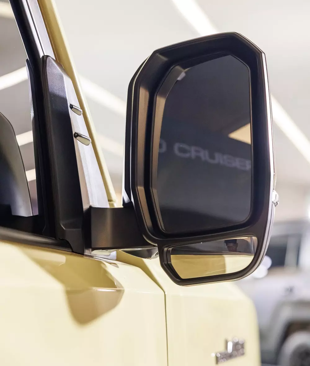 Cận cảnh Toyota Land Cruiser FJ phi&ecirc;n bản Legend với thiết kế nổi bật hơn - Ảnh 5.