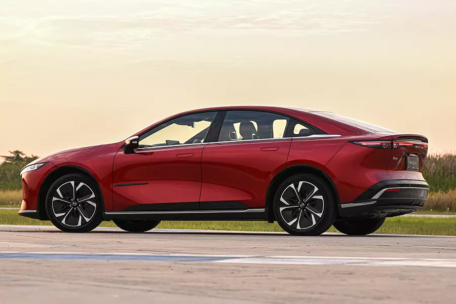 Mazda 6e - sedan hạng trung thay thế Mazda6 - đ&atilde; được chốt gi&aacute; tại Th&aacute;i Lan - Ảnh 2.
