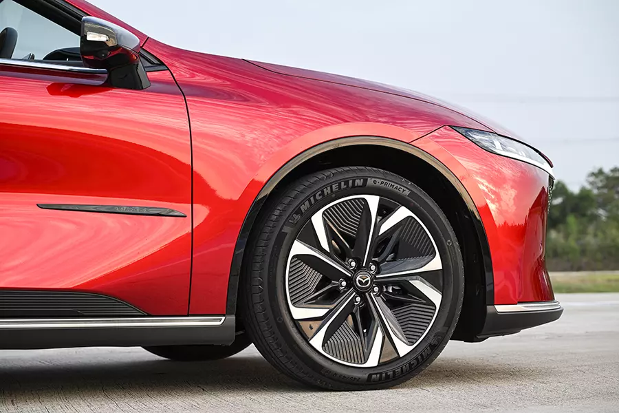 Mazda 6e - sedan hạng trung thay thế Mazda6 - đ&atilde; được chốt gi&aacute; tại Th&aacute;i Lan - Ảnh 5.