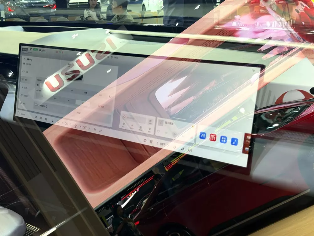 SUV hạng trung Mazda CX-6e được trưng b&agrave;y tại Th&aacute;i Lan, b&aacute;n ra v&agrave;o cuối năm nay - Ảnh 7.