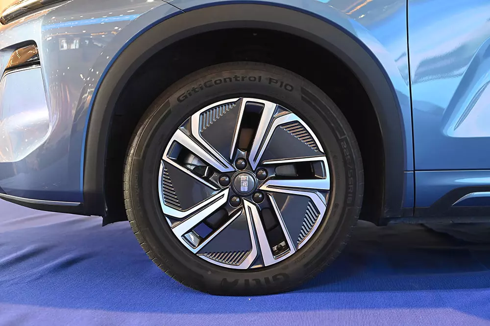 Mâm 18 inch với thiết kế khí động lực học của Geely EX5 EM-i Mâm 18 inch với thiết kế khí động lực học của Geely EX5 EM-i