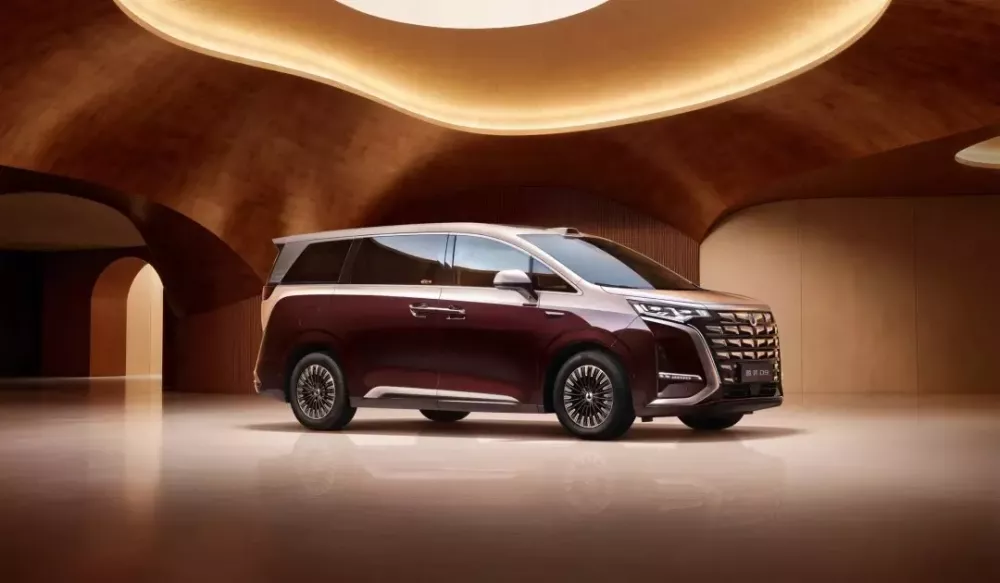 BYD ch&iacute;nh thức mở b&aacute;n MPV cỡ lớn Denza D9 2026 với pin mới, sạc từ l&ecirc;n 70% chỉ trong 5 ph&uacute;t - Ảnh 1.