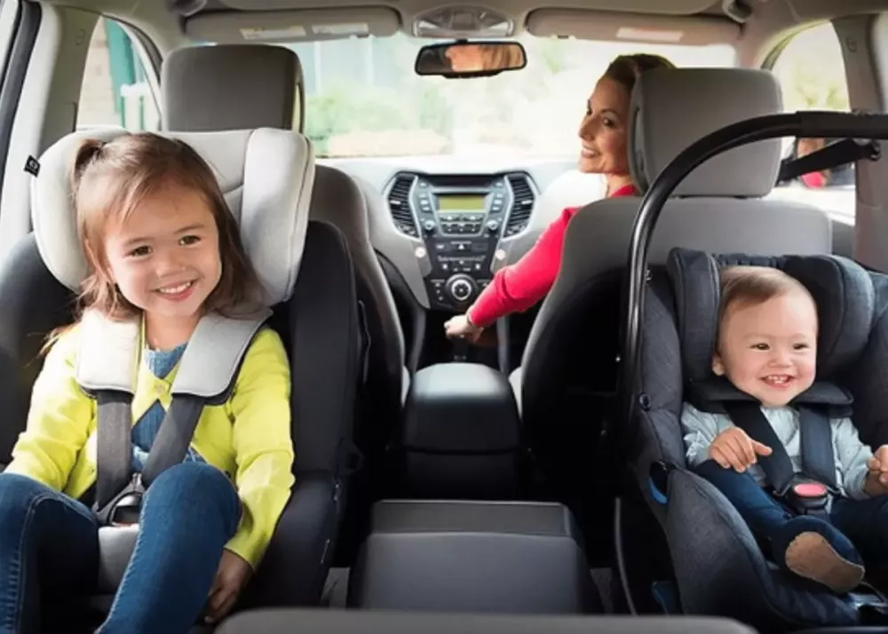 Trẻ bao nhi&ecirc;u tuổi th&igrave; kh&ocirc;ng cần d&ugrave;ng ghế an to&agrave;n tr&ecirc;n &ocirc; t&ocirc; nữa? - Ảnh 1.