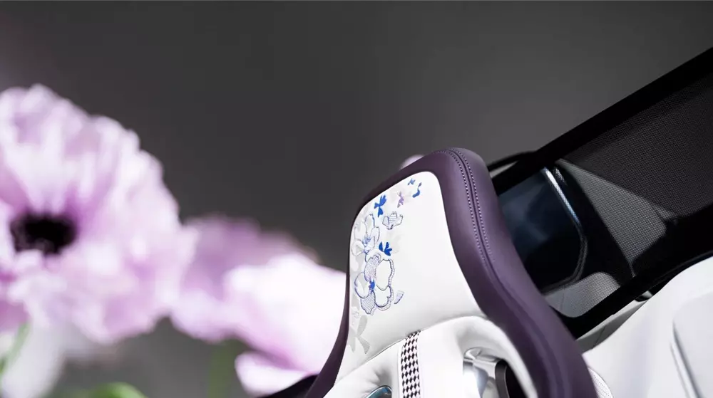 Một người cha đặt mua chiếc siêu xe Bugatti Mistral mà mọi nhà sưu tầm đều sẽ khuyên ông nên từ bỏ - Ảnh 8. Một người cha đặt mua chiếc siêu xe Bugatti Mistral mà mọi nhà sưu tầm đều sẽ khuyên ông nên từ bỏ - Ảnh 8.