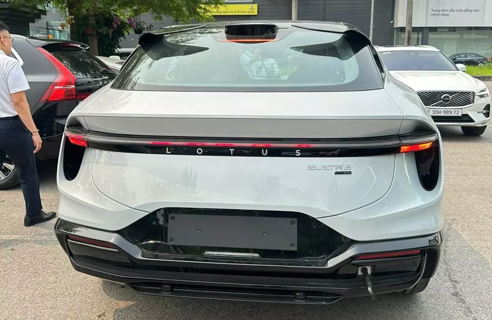 Lotus Eletre đ&atilde; xuất hiện tại đại l&yacute; Việt, chờ ng&agrave;y ra mắt trong th&aacute;ng n&agrave;y - Ảnh 3.