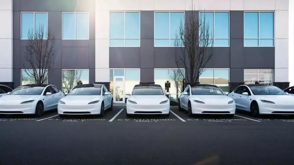 Tesla giành lại vị trí hãng xe điện số một thế giới sau khi doanh số của BYD giảm 25% - Ảnh 1. Tesla giành lại vị trí hãng xe điện số một thế giới sau khi doanh số của BYD giảm 25% - Ảnh 1.