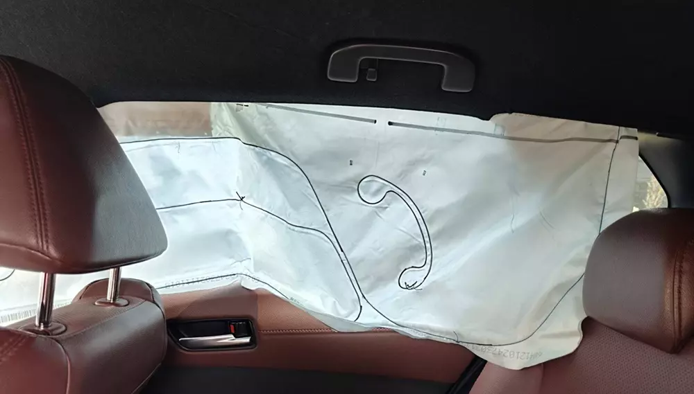 Vụ chiếc Corolla Cross bung túi khí khi đi cạnh xe tải bị nổ lốp: Toyota Việt Nam lên tiếng giải thích - Ảnh 3. Vụ chiếc Corolla Cross bung túi khí khi đi cạnh xe tải bị nổ lốp: Toyota Việt Nam lên tiếng giải thích - Ảnh 3.