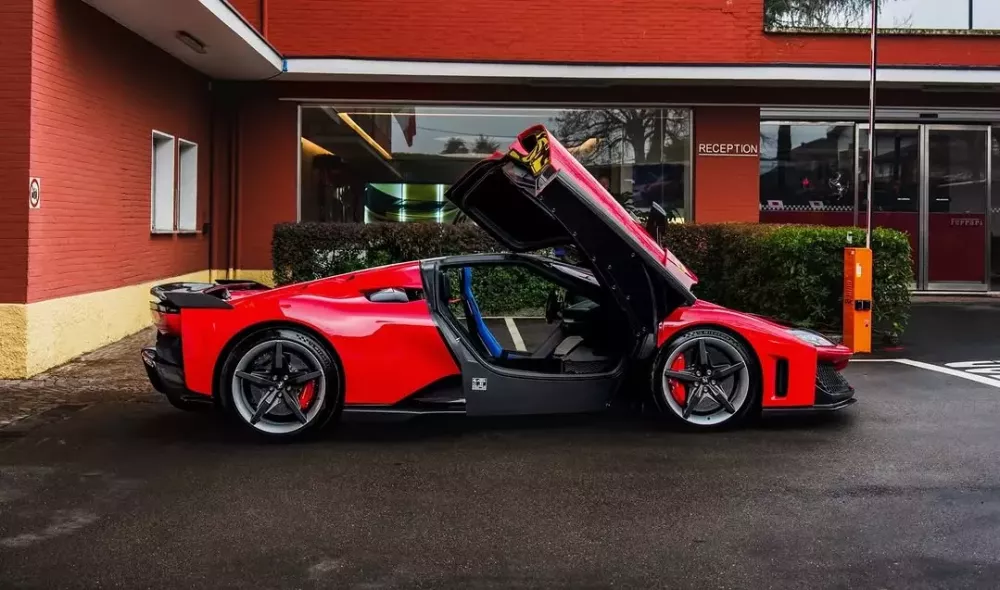 Lâm Chí Dĩnh tậu "siêu phẩm bom tấn" Ferrari F80 được cho là đầu tiên ở châu Á - Ảnh 14. Lâm Chí Dĩnh tậu "siêu phẩm bom tấn" Ferrari F80 được cho là đầu tiên ở châu Á - Ảnh 14.