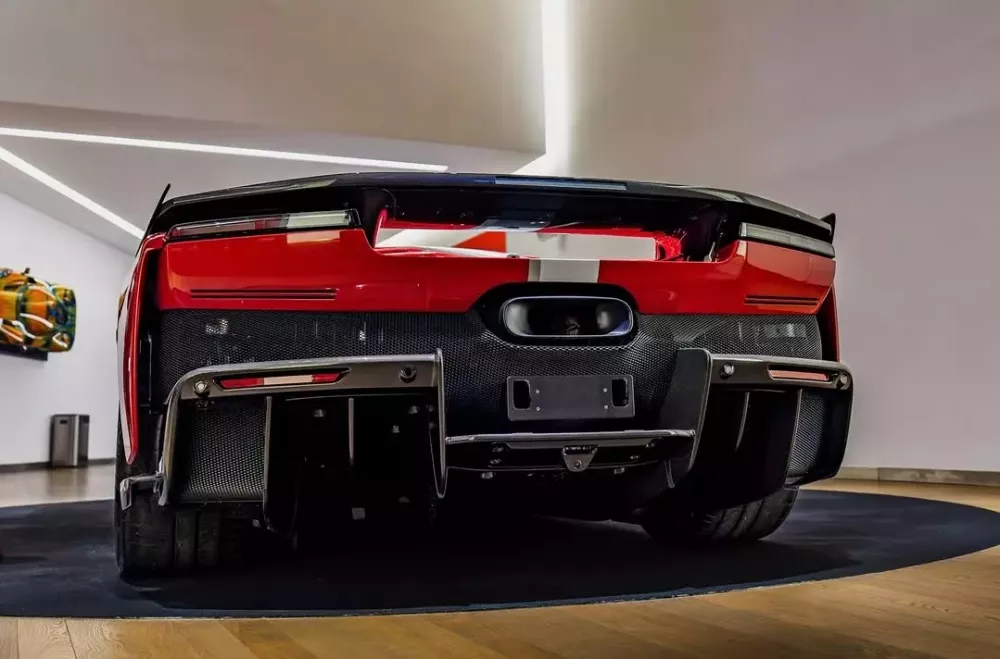 Lâm Chí Dĩnh tậu "siêu phẩm bom tấn" Ferrari F80 được cho là đầu tiên ở châu Á - Ảnh 9. Lâm Chí Dĩnh tậu "siêu phẩm bom tấn" Ferrari F80 được cho là đầu tiên ở châu Á - Ảnh 9.