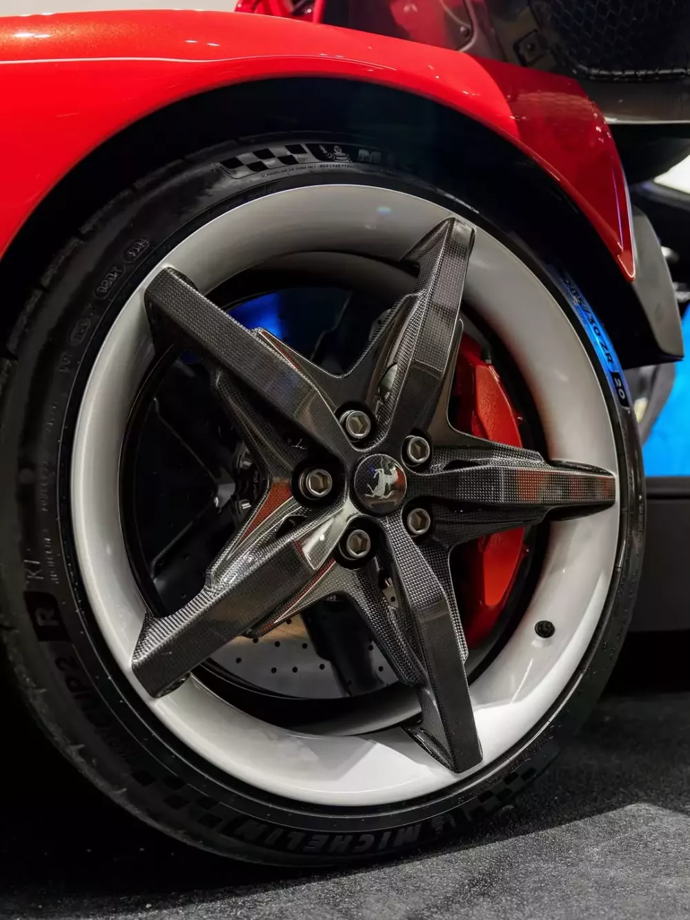Lâm Chí Dĩnh tậu "siêu phẩm bom tấn" Ferrari F80 được cho là đầu tiên ở châu Á - Ảnh 12. Lâm Chí Dĩnh tậu "siêu phẩm bom tấn" Ferrari F80 được cho là đầu tiên ở châu Á - Ảnh 12.
