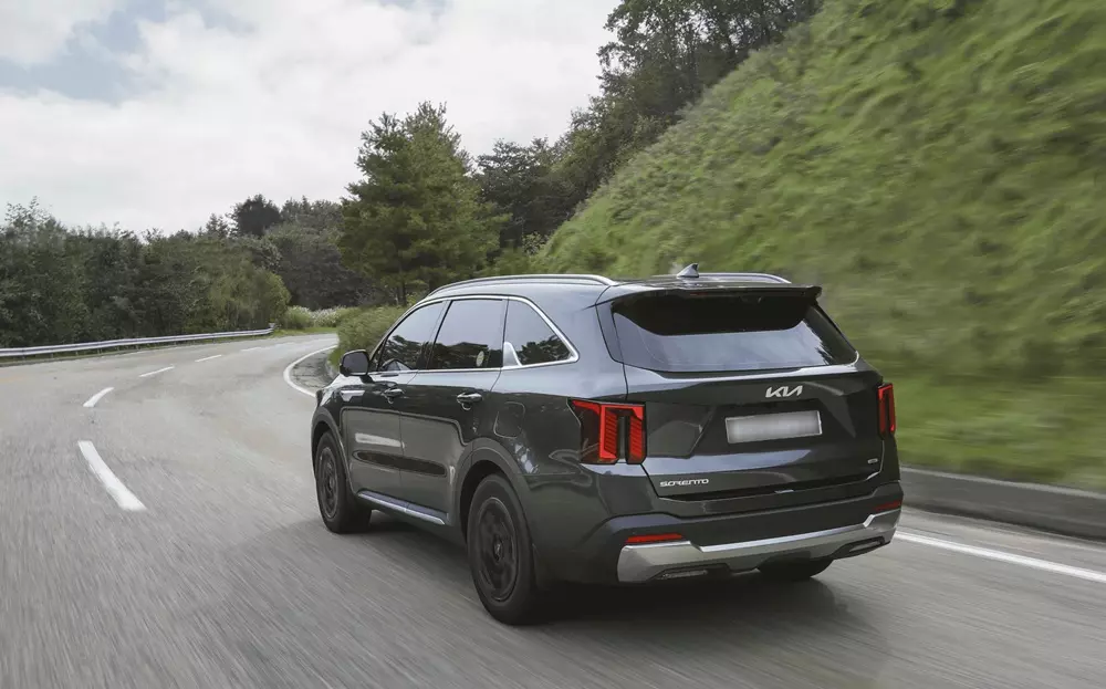 Kia Sorento Hybrid 2026 rục rịch ra mắt Việt Nam trong th&aacute;ng 4 n&agrave;y, gi&aacute; dự kiến kh&ocirc;ng rẻ - Ảnh 5.