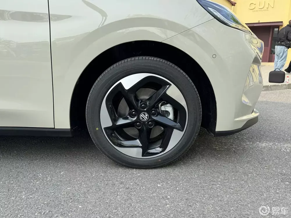 MG4 2026 ch&iacute;nh thức ra mắt, c&oacute; phi&ecirc;n bản d&ugrave;ng pin thể rắn với phạm vi hoạt động 510 km - Ảnh 3.