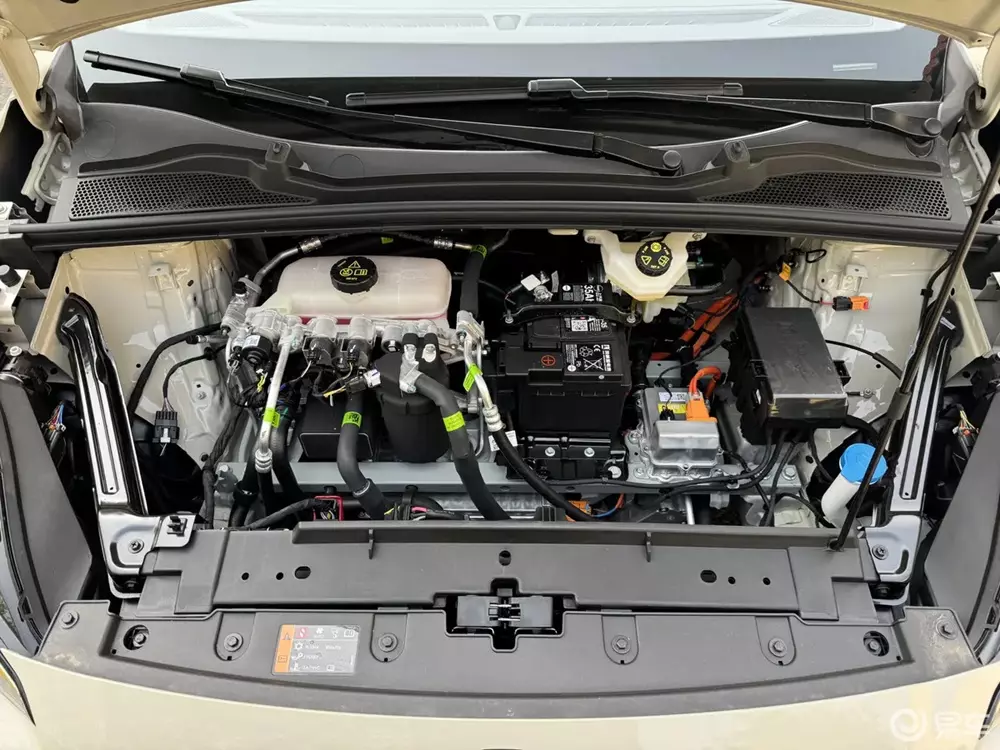 MG4 2026 ch&iacute;nh thức ra mắt, c&oacute; phi&ecirc;n bản d&ugrave;ng pin thể rắn với phạm vi hoạt động 510 km - Ảnh 8.