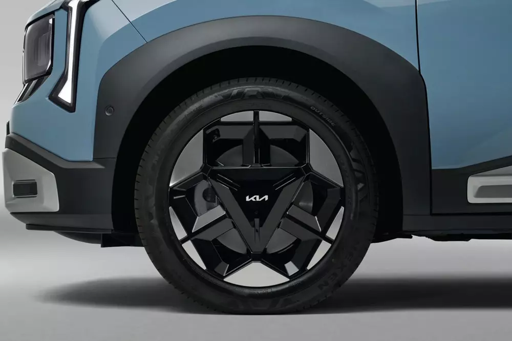 “Gà đẻ trứng vàng” của Kia lần đầu đến trời Âu, kích thước vượt Sportage, có phiên bản dẫn động 4 bánh - Ảnh 4. “Gà đẻ trứng vàng” của Kia lần đầu đến trời Âu, kích thước vượt Sportage, có phiên bản dẫn động 4 bánh - Ảnh 4.