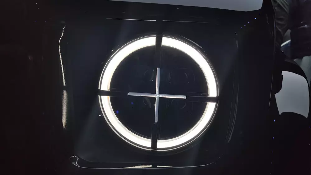 Beijing 81 tr&igrave;nh l&agrave;ng với thiết kế như phi&ecirc;n bản gi&aacute; rẻ của "vua địa h&igrave;nh" Mercedes-Benz G-Class - Ảnh 3.