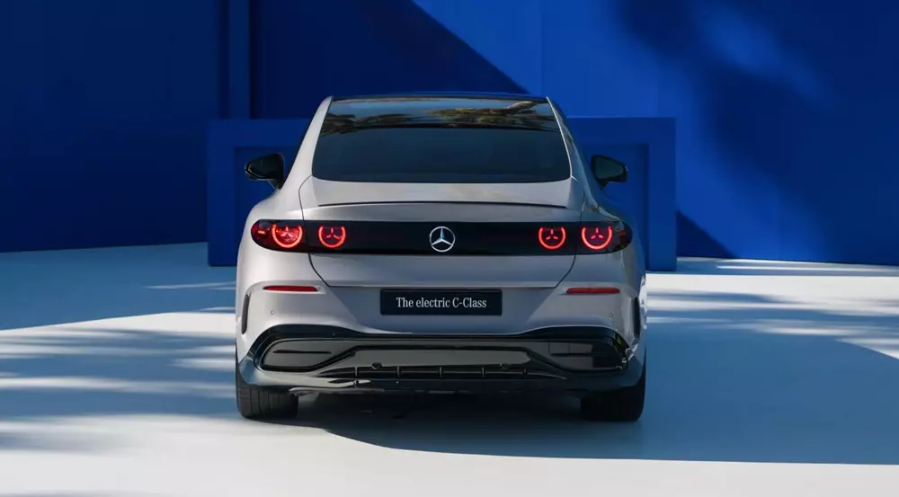 Mercedes-Benz C-Class thuần điện ra mắt, hứa hẹn trở th&agrave;nh &ldquo;cơn &aacute;c mộng&rdquo; mới của BMW i3 - Ảnh 4.