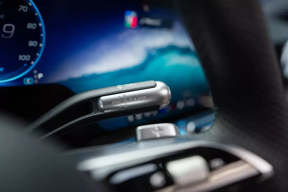 Mercedes-Benz C-Class thuần điện ra mắt, hứa hẹn trở th&agrave;nh &ldquo;cơn &aacute;c mộng&rdquo; mới của BMW i3 - Ảnh 7.