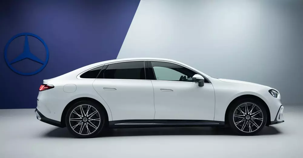 Mercedes-Benz C-Class thuần điện ra mắt, hứa hẹn trở th&agrave;nh &ldquo;cơn &aacute;c mộng&rdquo; mới của BMW i3 - Ảnh 11.