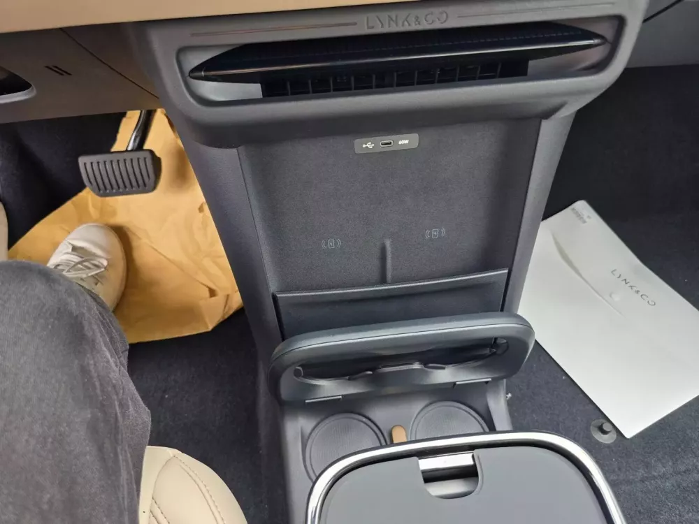 Lynk & Co 02 đ&atilde; cập cảng Việt Nam, chờ ng&agrave;y ra mắt v&agrave;o th&aacute;ng 6, gi&aacute; dưới 1 tỷ đồng - Ảnh 8.